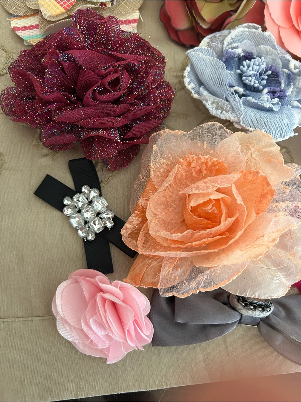 Craft/accessory flower bundle - Picture 2 of 12